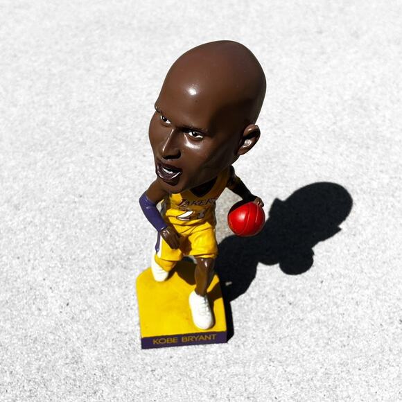Kobe Bryant #24 LA Lakers Bobblehead - 2016 Farewell Tour SGA Stadium Giveaway - Picture 3 of 3